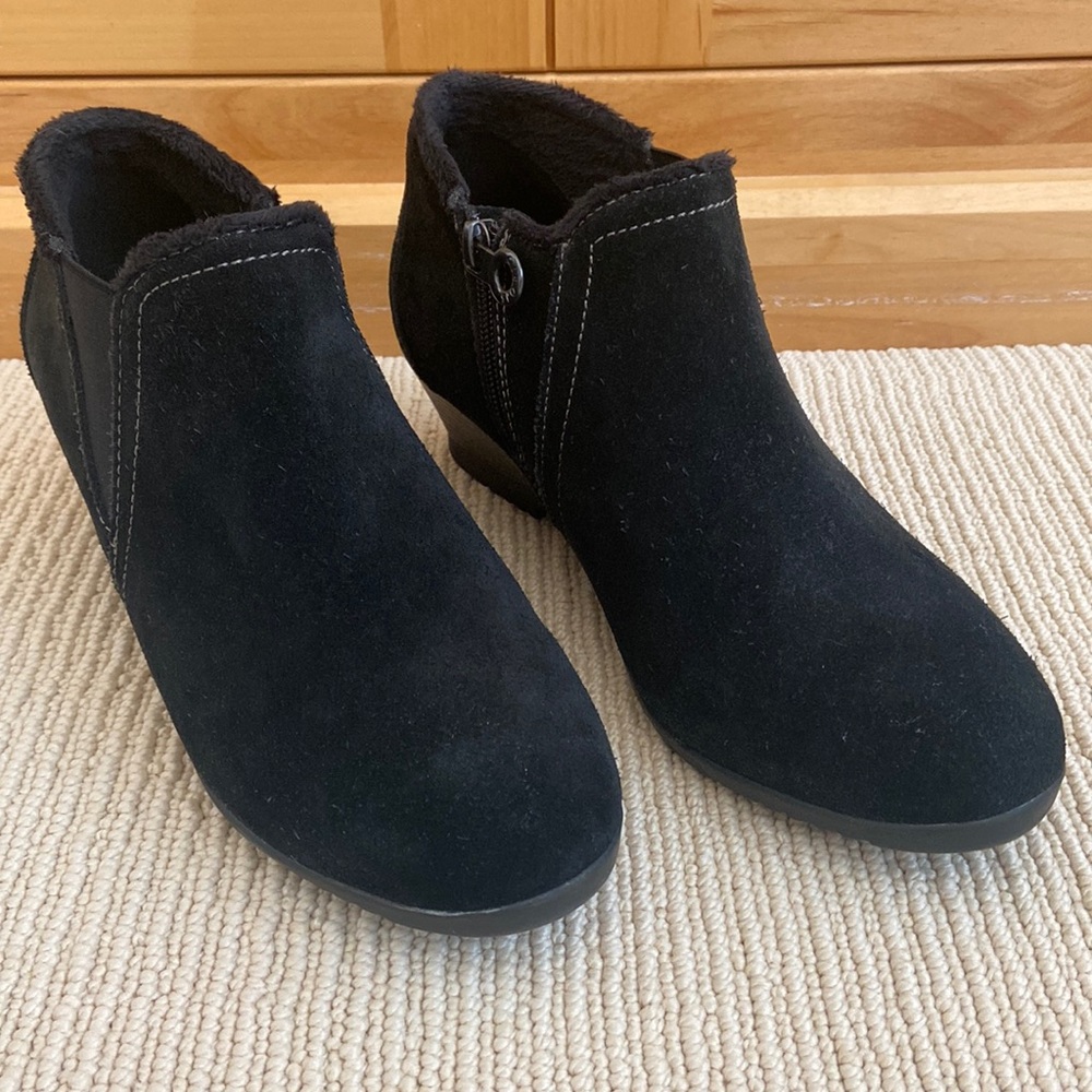 Sporto black suede booties size 8.5